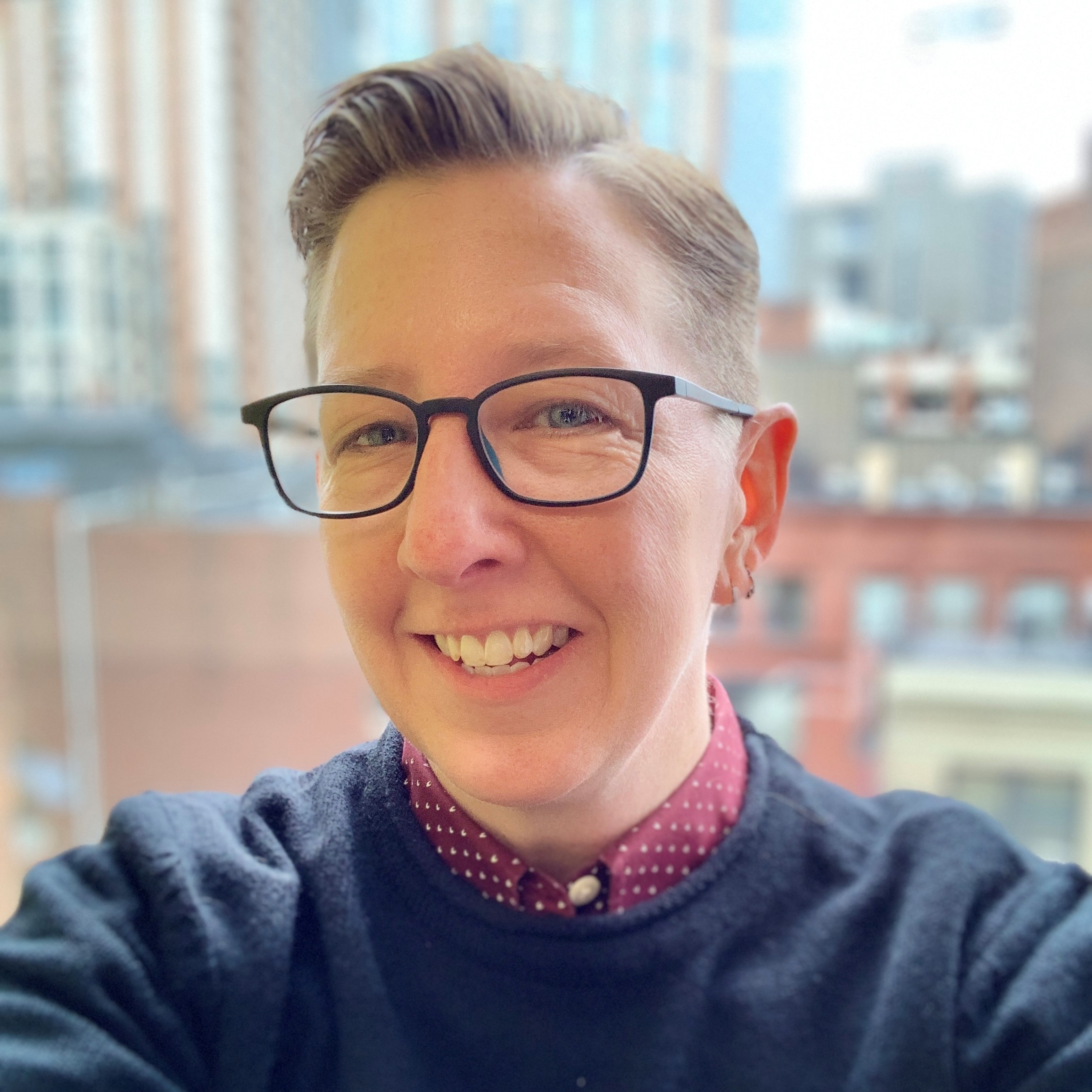 Amy West headshot